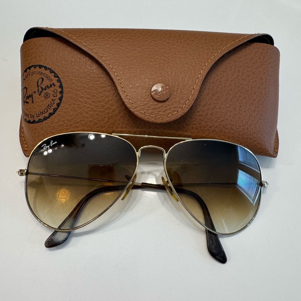 Ray-Ban Gold Frame Aviator Sunglasses with Brown Gradient Lenses